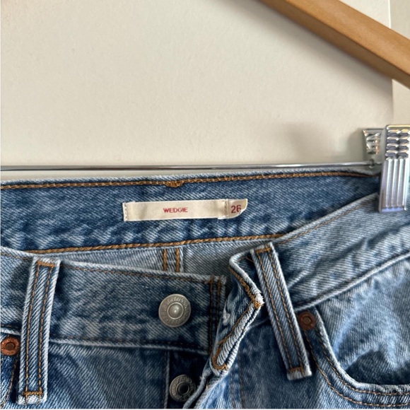 Levi’s Blue Cropped Wedgie Jeans - Picture 2 of 5
